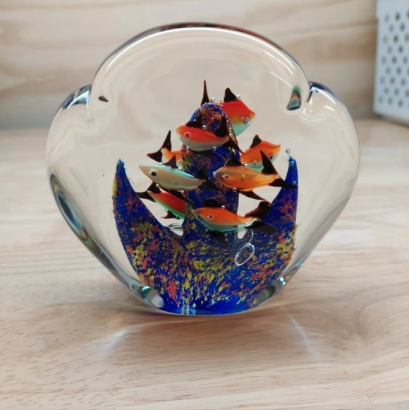 Murano? Vintage Art Glass Tropical Fish Paperweight 4.5x4.25 - Picture 3 of 8